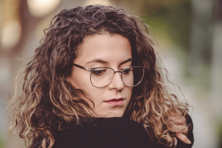 como diminuir o frizz